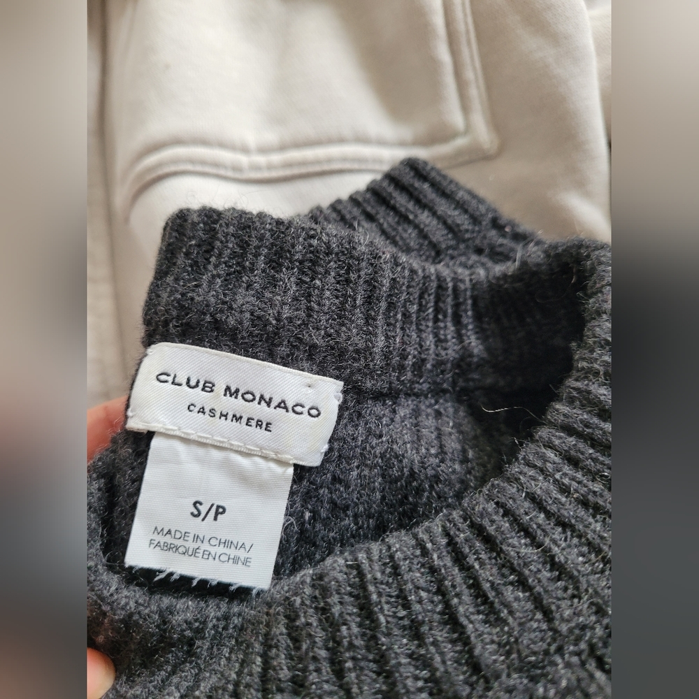 Fall/winter clothing bundle - Picture 4 of 9
